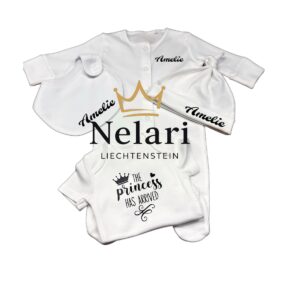Das erste Outfit – personalisiert mit Babynamen